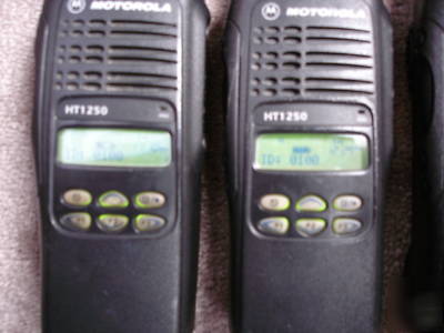 (6) motorola HT1250 uhf AAH25SDF9AA5AN ht radio 128 ch