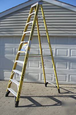 Werner 10' fiberglass stepladder 375LB # 7310