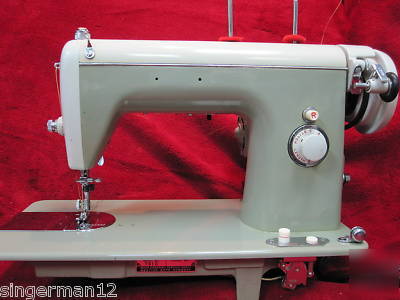 Heavy duty toyota industrial strength sewing machine