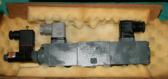 Rexroth 4WRE E16-11/24Z4/m T60098 proportional valve 