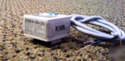 Smc ZSE4 part number ZSE4-00-25-X105
