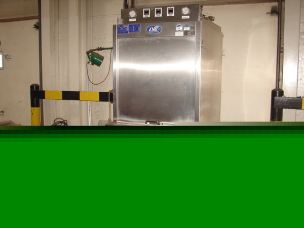 Lvo FL14G stainless gas front load pan washer