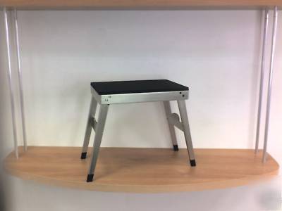 Professional folding portable 8.2 inch mini stool chair