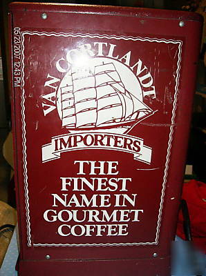 Older coffee grinder like used in grocery stores
