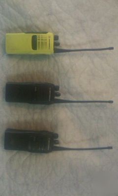 3 motorola HT750 uhf portables and accessories