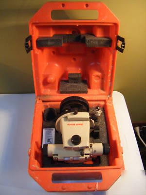 David white LT8-300 universal level-transit w case