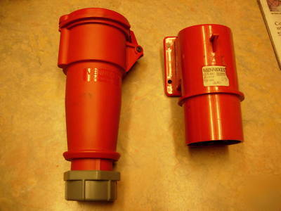 Mennekes 32A plug & receptacle IP44 400V phase inverter