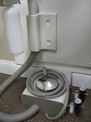 Midmark procenter wall mounted dental delivery unit