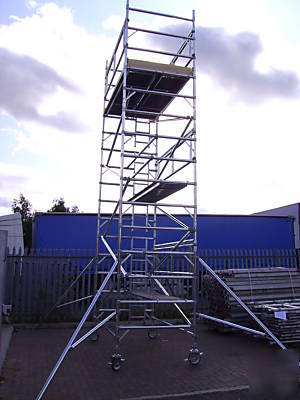 Aluminium scaffold/access tower-manufactured in the uk