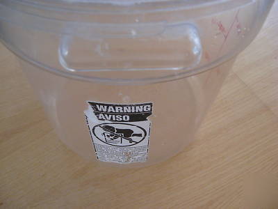 Cambro 18QT clear round food storage container w/lid