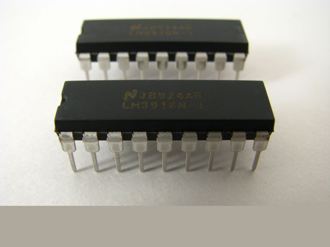 New LM3916N-1 dip led display driver; LM3916 bar dot db 