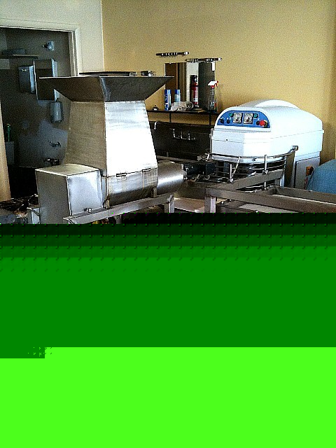 Shop made dough divider bakery equipment, bagel or prez