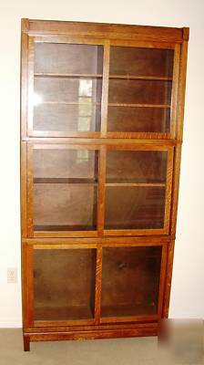 Mission stickley era barrister book & display case 