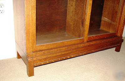 Mission stickley era barrister book & display case 