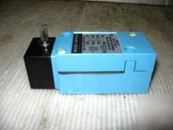 New - lot of 2 - honeywell micro switches p/n LSH6B