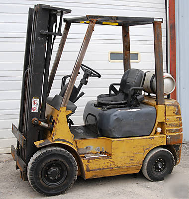 Caterpillar GP18 - 3500 lb. pneumatic used forklift