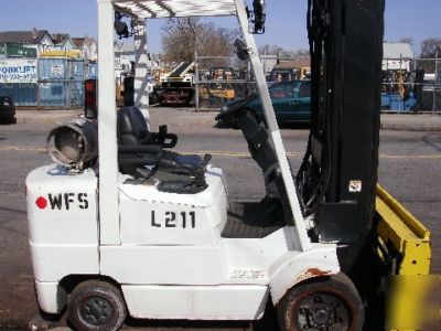 2003 hyster forklift 3 stage mast- 1ST $3800 takes it