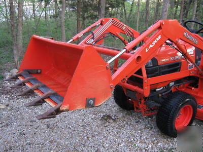  2004 kubota B7610 tractor w/ loader, mower & box blade