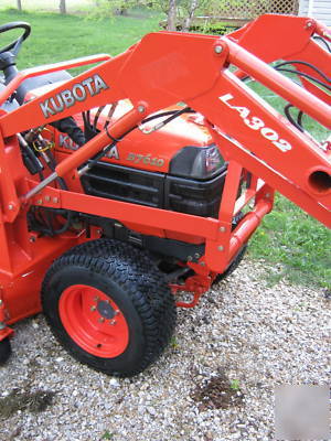  2004 kubota B7610 tractor w/ loader, mower & box blade