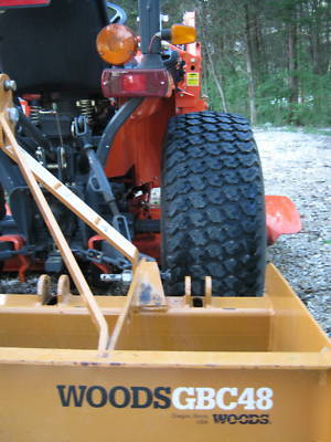  2004 kubota B7610 tractor w/ loader, mower & box blade