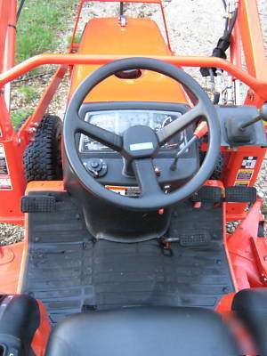  2004 kubota B7610 tractor w/ loader, mower & box blade