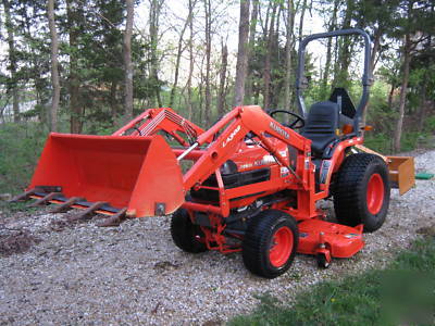  2004 kubota B7610 tractor w/ loader, mower & box blade