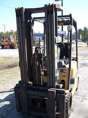 Caterpillar 6000 lb cushion tire forklift 2002