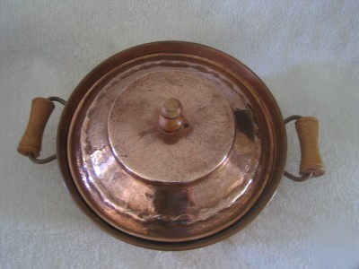 Copper hand hammered round pot with lid 9 3/4 