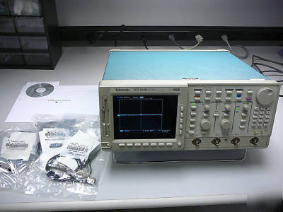 Tektronix TDS754D with options 13/1F/2M/2F *calibrated*