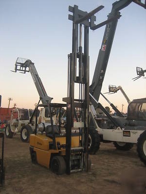 2001 kalmar 5000# forklift cushion tires lp powered hd