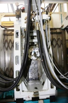 Doosan HM45H 3-axis horizontal machining center
