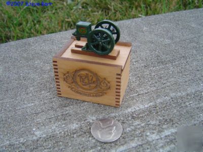 Root and vandervoort hit and miss engine mini model 