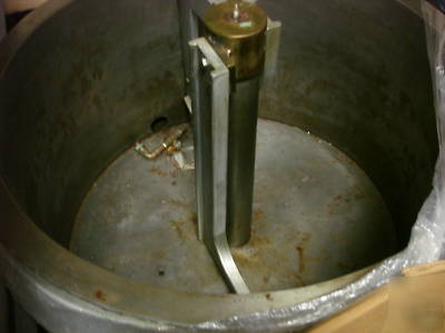Smith chocolate melter 375 lb with control system