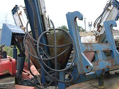 Caretree 36 inch hydraulic tree spade w/stabilizers