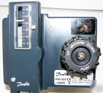 New danfoss amv 523 / 027B0123 actuator w amek module 