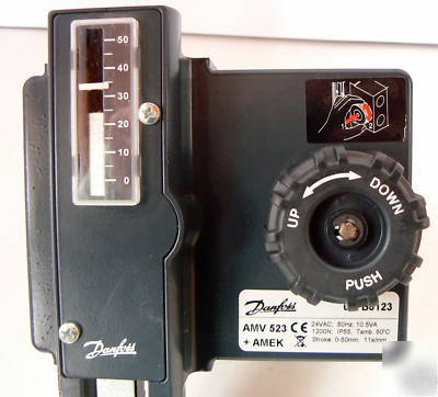 New danfoss amv 523 / 027B0123 actuator w amek module 