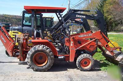 Kubota L35 tractor loader backhoe