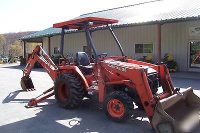 Kubota L35 tractor loader backhoe