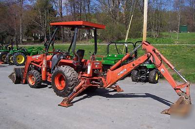 Kubota L35 tractor loader backhoe