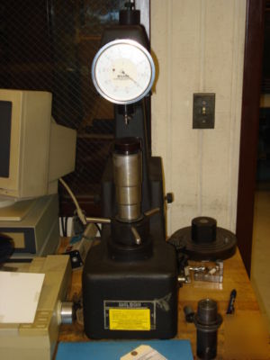 Wilson rockwell hardness tester model 3 ttbb