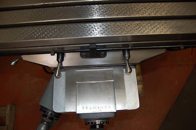 2000 bridgeport milling machine 