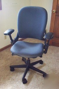 Gray steelcase 462 leap chair 1L - office chair