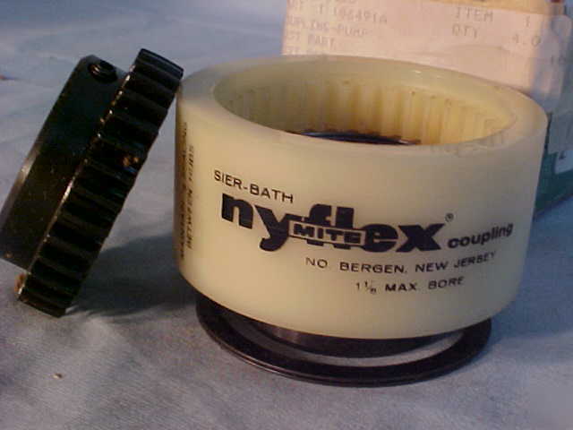 Nyflex/mite T106491A nylon shaft coupling, 1 1/8