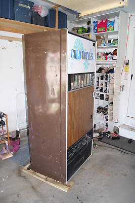 Soda / pop machine - 6 select rockola cca-6