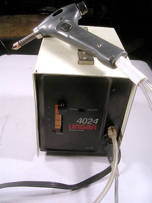 Ungar 4024 service center solder desolder station good.