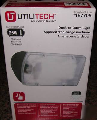 Utilitech 26W dusk dawn secure light fluorescent 187705