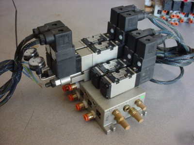 4 smc NVFS2000 series 26 v solenoid valves on manifold