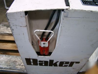 Baker electric pallet jack