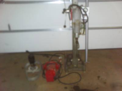 Millwaukee 4130 core drill 600/300 rpm with vacuum pump