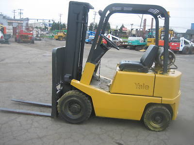 Yale 3000# forklift pneumatic tire lp powered hd